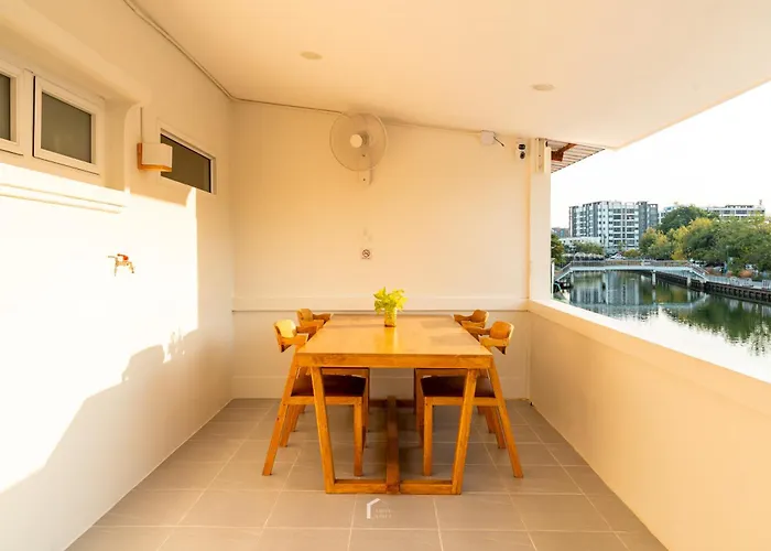 The Rivera House River Side In Ladphrao-ratchada Night Market Villa