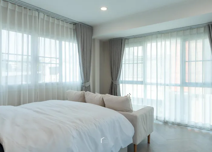 The Rivera House River Side In Ladphrao-ratchada Night Market Villa *